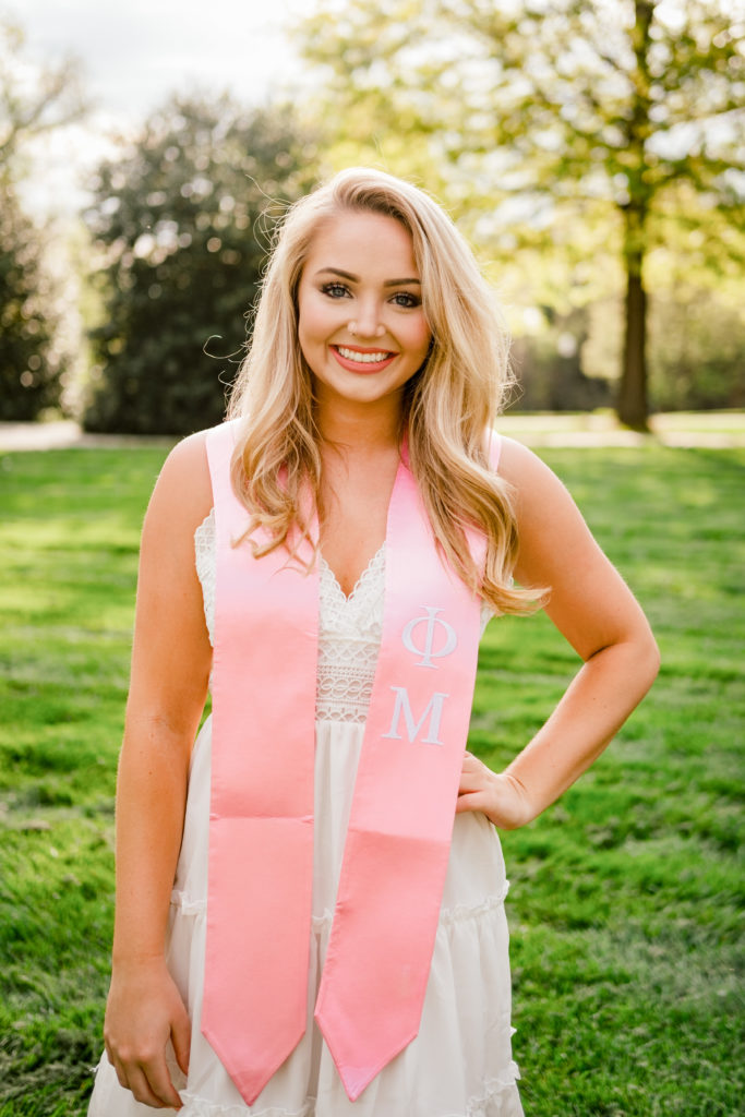 senior girl graduation pictures in knoxville