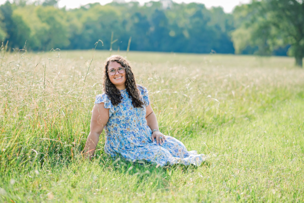 Tennessee senior smiling during outdoor portraits