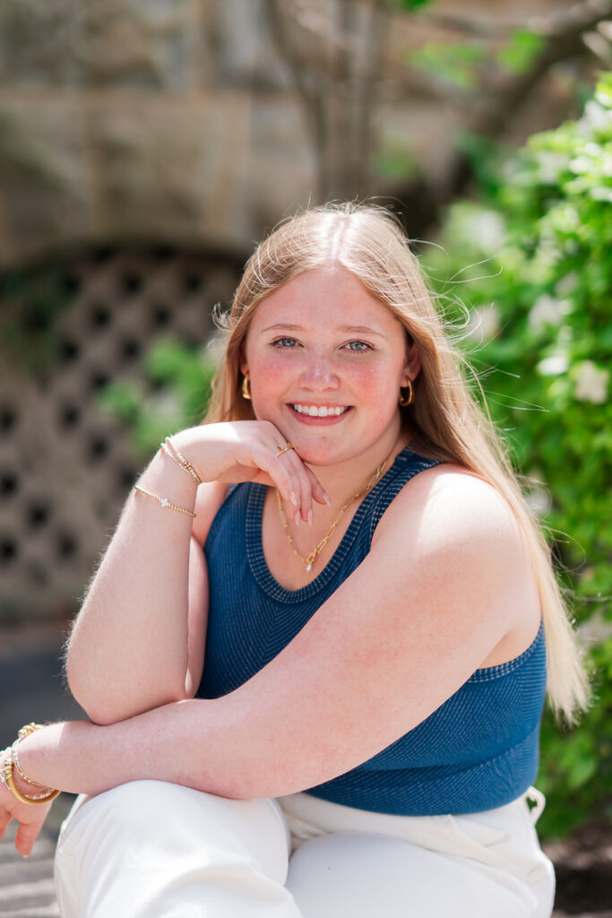 Close-up senior portrait of Lauren downtown Chattanooga | Natural light senior photography | Bess Pics